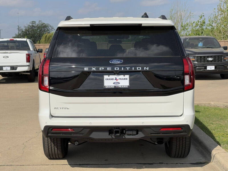 2026 Ford Expedition Active