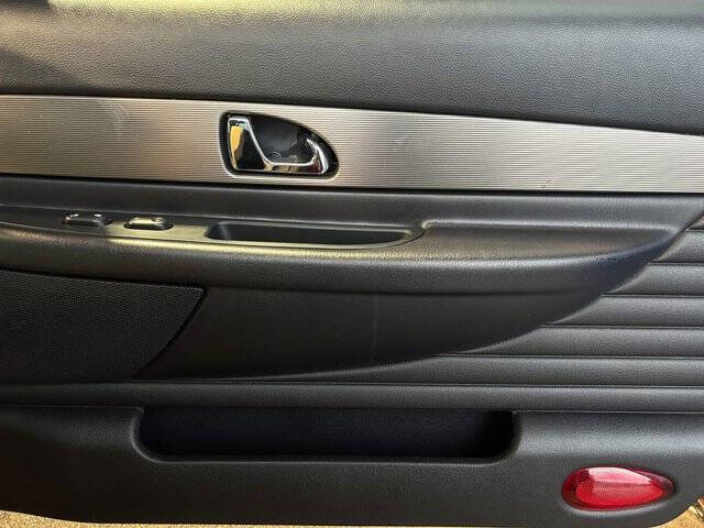 2004 Ford Thunderbird Deluxe