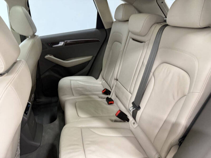 2011 Audi Q5 2.0T quattro Premium Plus