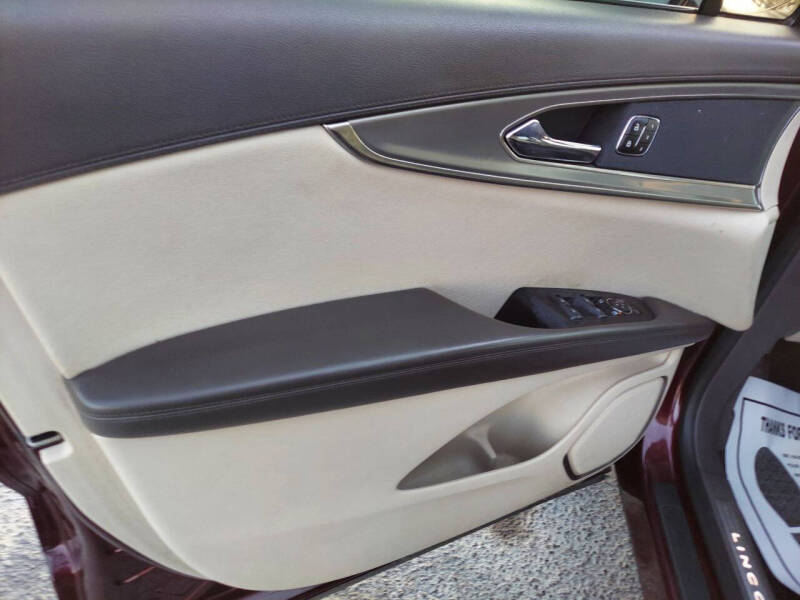 2019 Lincoln Nautilus Select