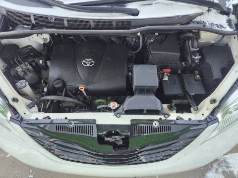 2017 Toyota Sienna LE 7-Passenger