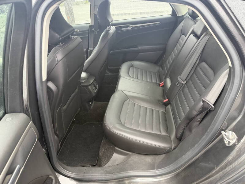 2016 Ford Fusion Hybrid SE