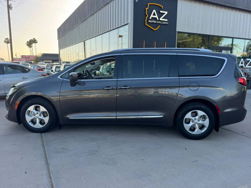 2017 Chrysler Pacifica Touring-L Plus