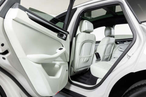 2022 Porsche Macan S