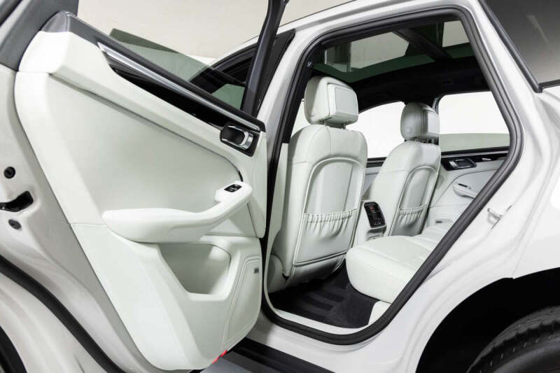 2022 Porsche Macan S