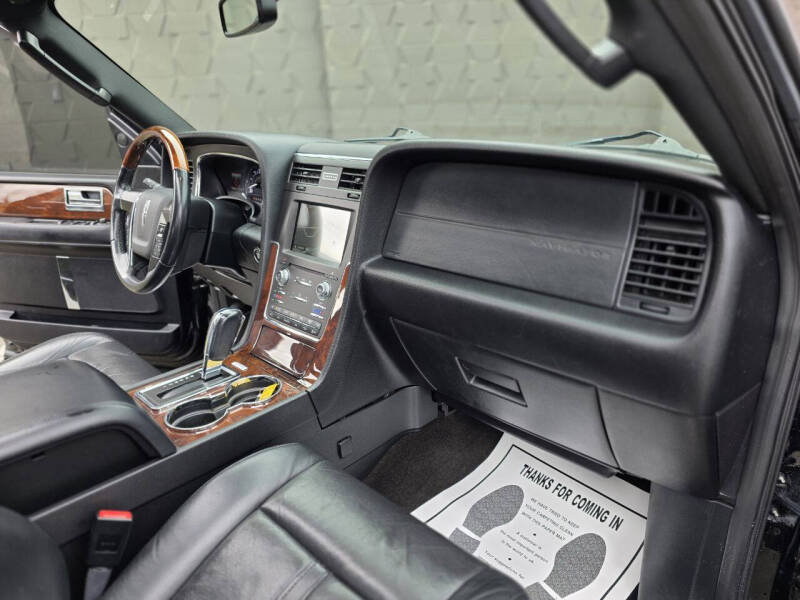 2016 Lincoln Navigator Select