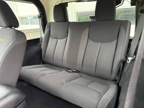 2013 Jeep Wrangler Sahara