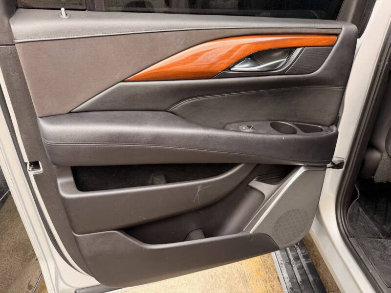 2018 Cadillac Escalade ESV Premium Luxury