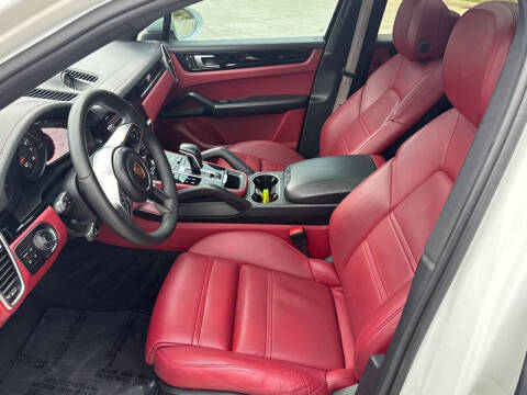 2022 Porsche Cayenne Coupe Platinum Edition