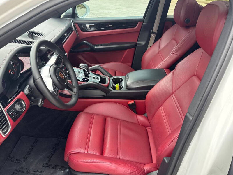 2022 Porsche Cayenne Coupe Platinum Edition