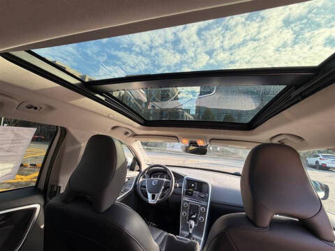 2016 Volvo XC60 T5 Drive-E Premier