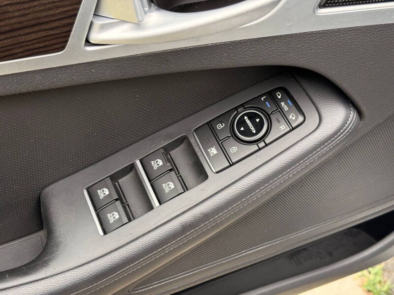 2015 Hyundai Genesis