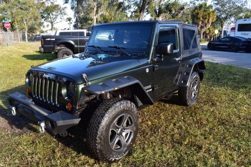 2011 Jeep Wrangler null photo 12