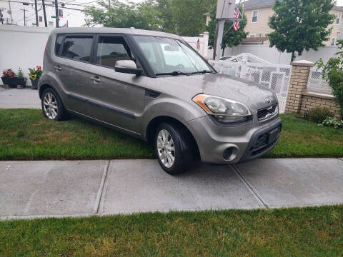 2013 Kia Soul +