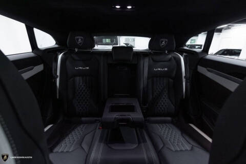 2023 Lamborghini Urus S