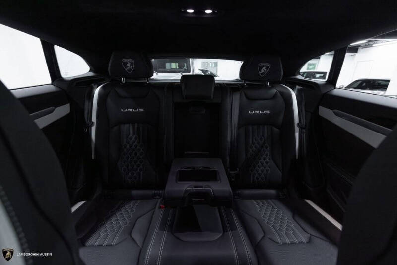 2023 Lamborghini Urus S