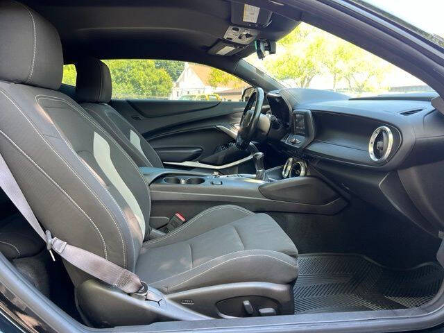 ChevroletCamaro16