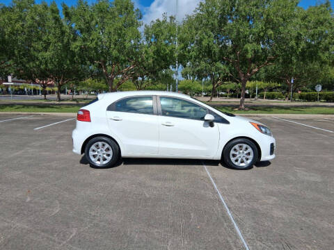 2016 Kia Rio 5-Door LX