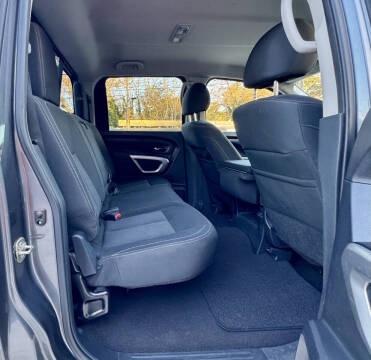 2016 Nissan Titan XD SV