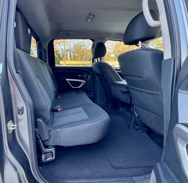 2016 Nissan Titan XD SV