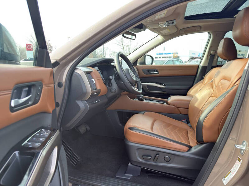 2024 Nissan Pathfinder Platinum