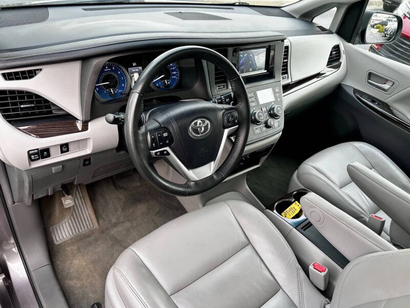 2016 Toyota Sienna