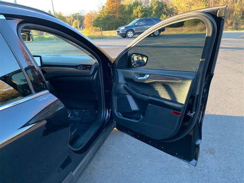 2020 Ford Escape Titanium