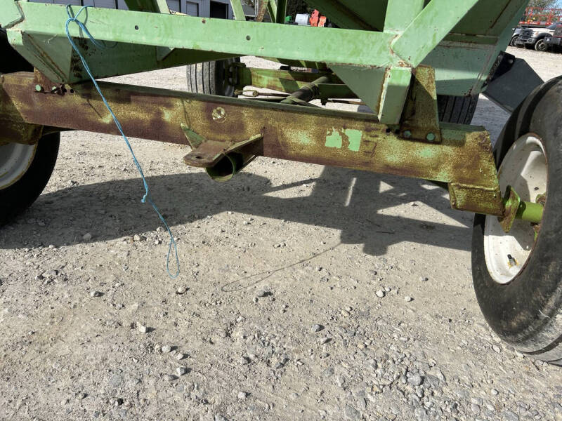 2026 Parker 2600 Gravity Wagon