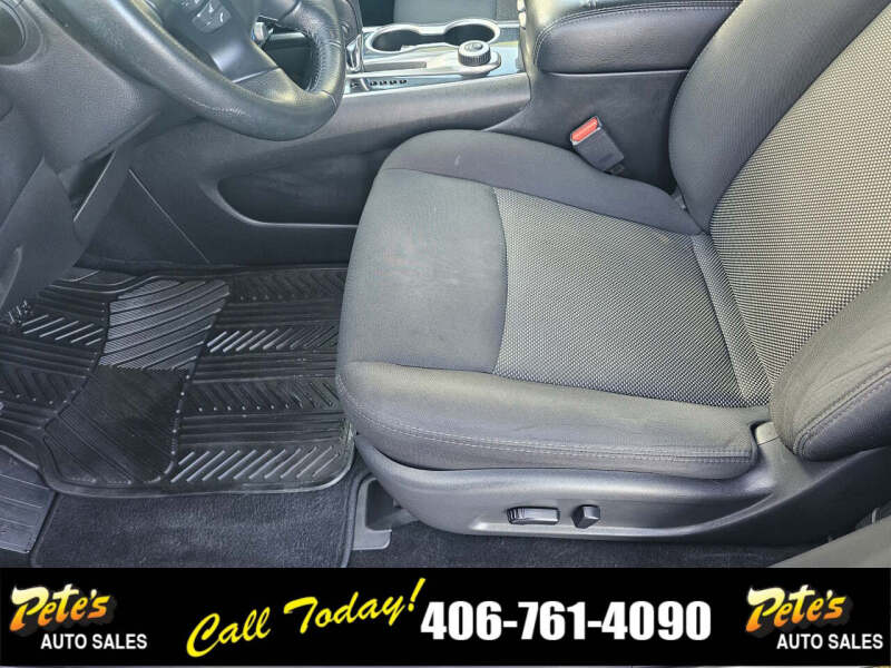 2018 Nissan Pathfinder SV