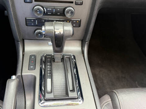 2012 Ford Mustang V6