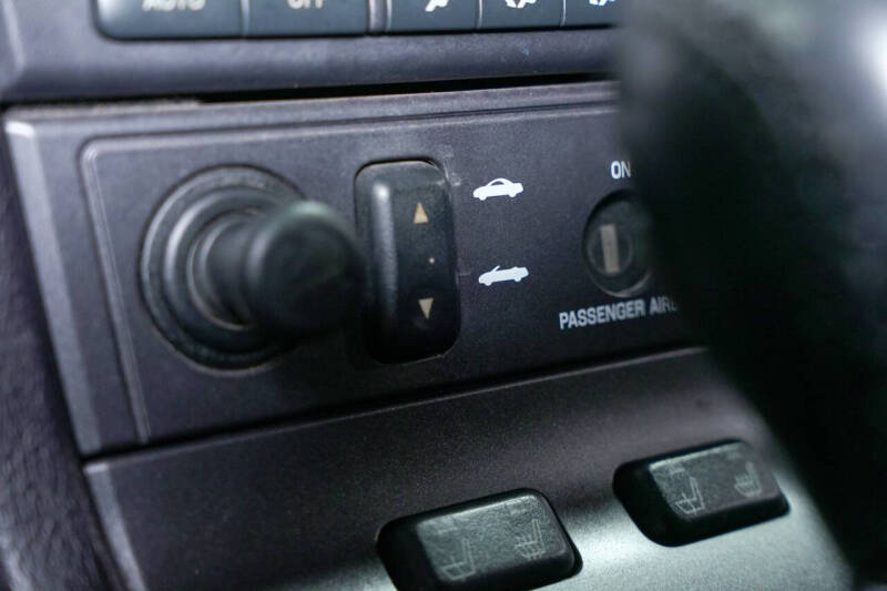 2004 Ford Thunderbird Deluxe