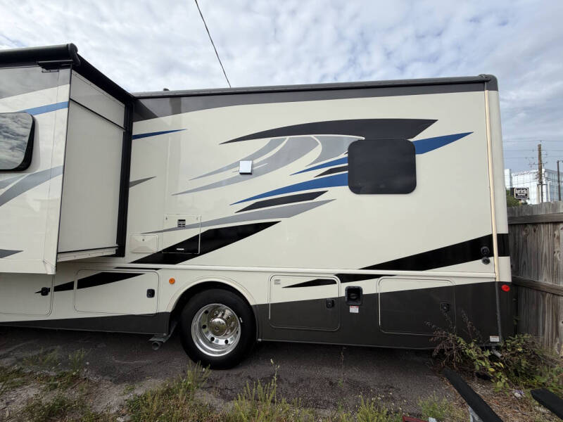 2022 Holiday Rambler Invicta