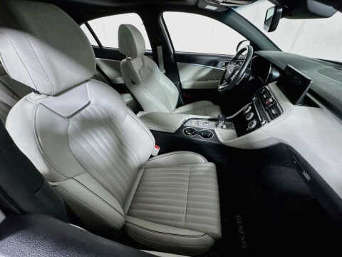 2023 Genesis G70