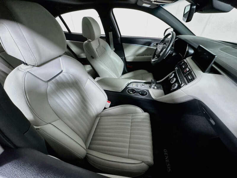 2023 Genesis G70