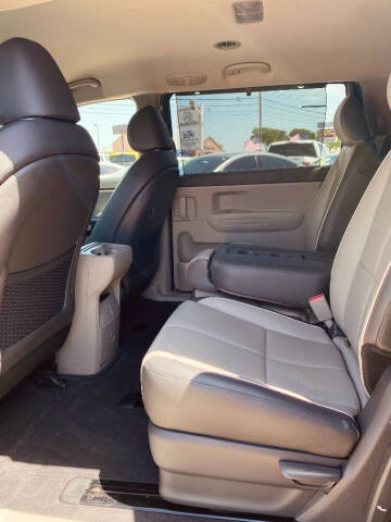 2017 Kia Sedona LX