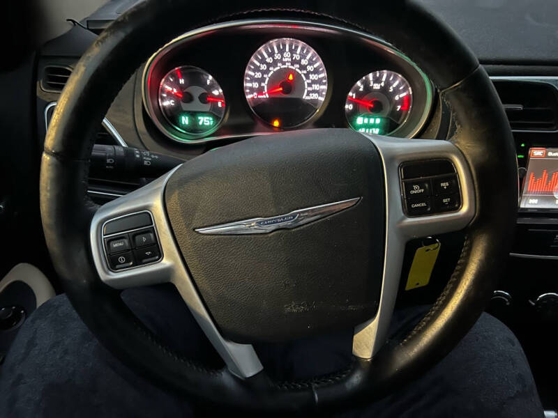 2011 Chrysler 200 Touring