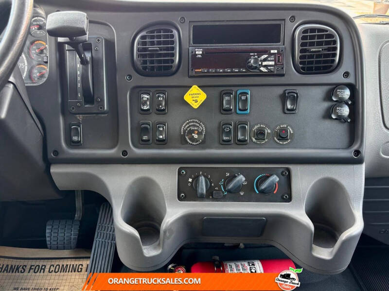 2018 Freightliner M2 106