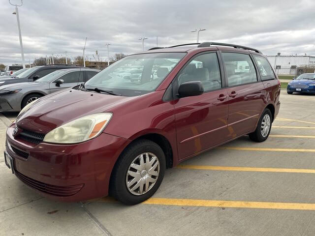 Used 2005 Toyota Sienna LE with VIN 5TDZA23C75S364703 for sale in Bloomington, IL