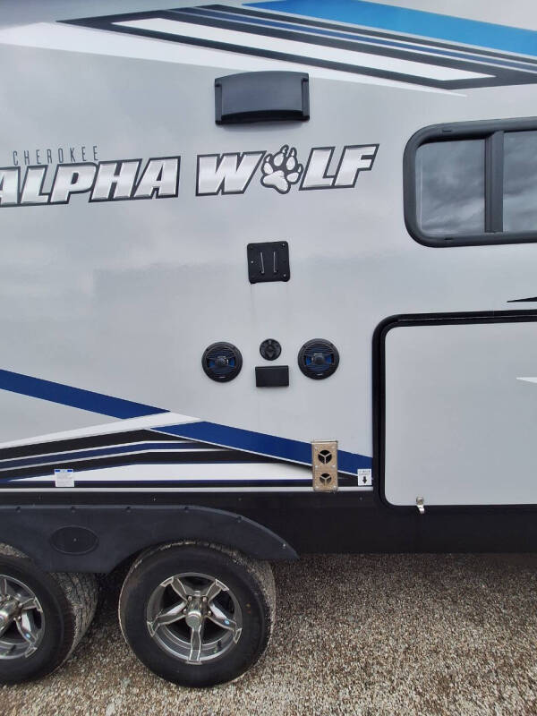 2022 Cherokee Alpha Wolf 22SW