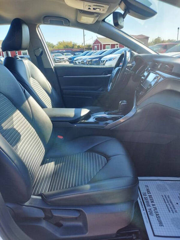 2019 Toyota Camry SE