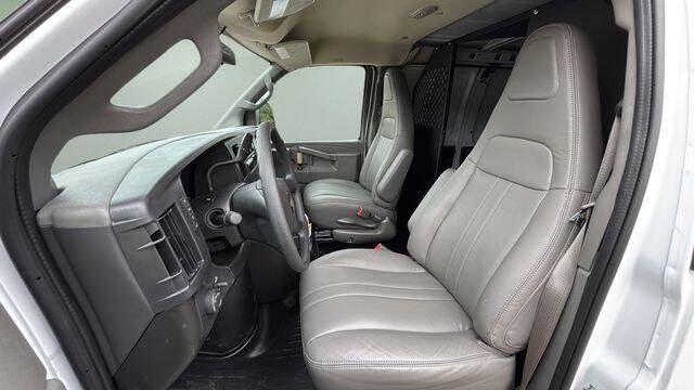 2025 Chevrolet Express 2500