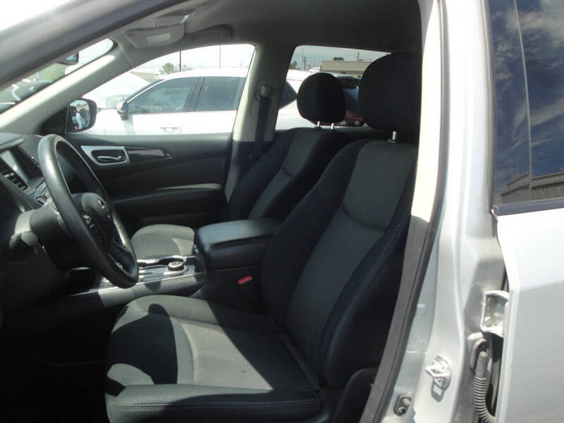2018 Nissan Pathfinder SV