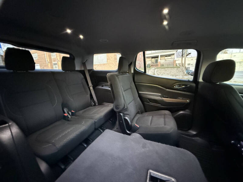 2017 GMC Acadia SLE-2