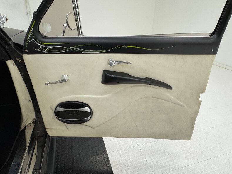 1950 Ford Deluxe