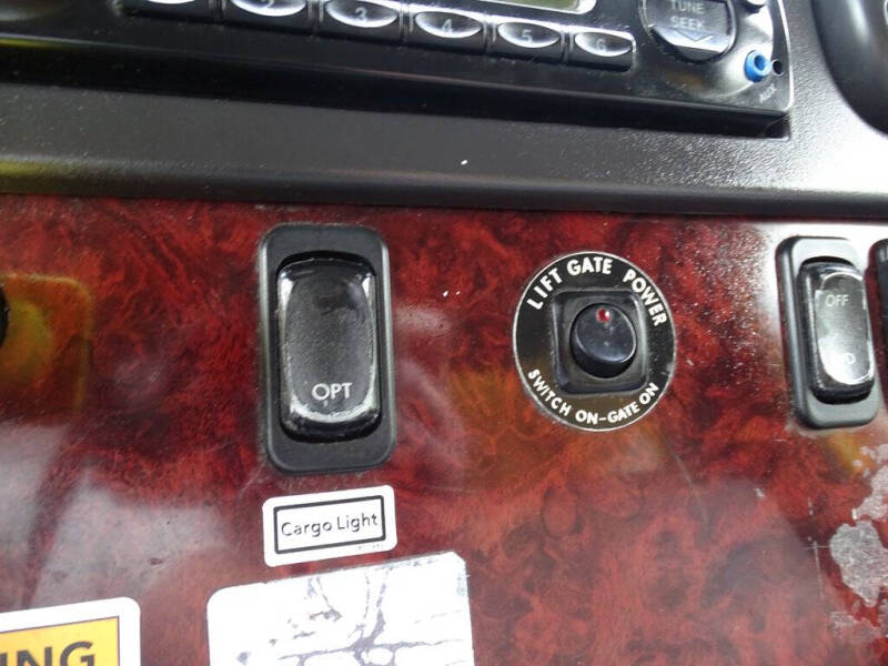2014 Freightliner M2 106