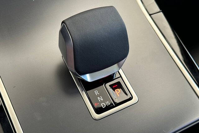 2026 Land Rover Range Rover Velar P250 S