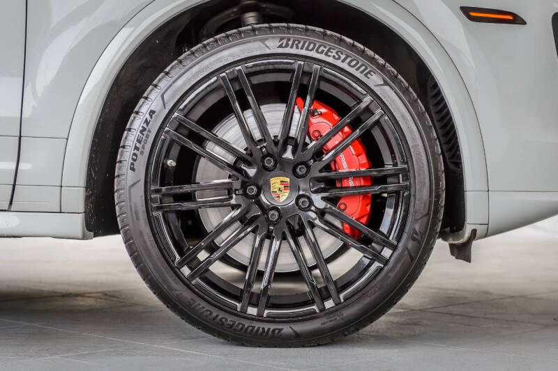2016 Porsche Cayenne GTS