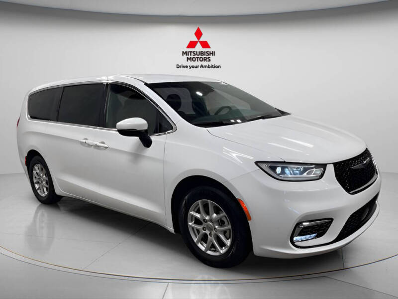2023 Chrysler Pacifica Touring