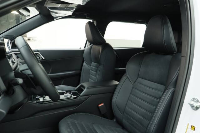 2026 Mitsubishi Outlander LE