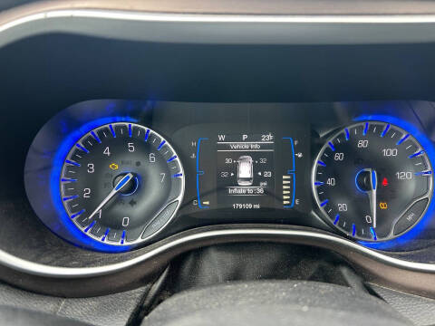 2017 Chrysler Pacifica Touring-L